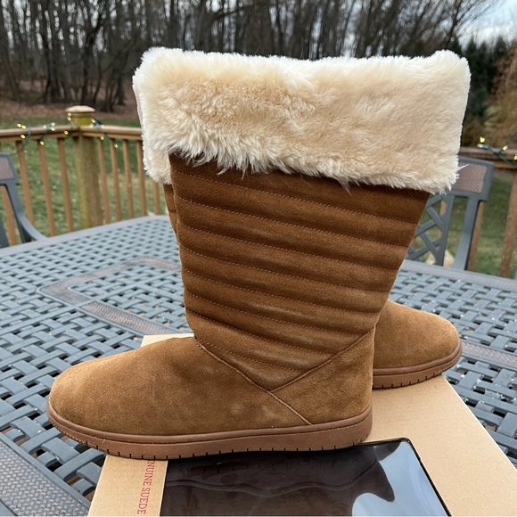 Tan suede cold weather boots. Mid calf. Size 11 - Picture 4 of 10